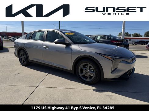 Certified 2025 Kia K4 LXS image 1