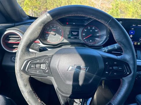 Used 2024 Chevrolet Trax RS w/ Driver Confidence Package FWD image 18