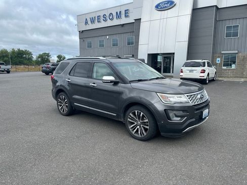 Used 2016 Ford Explorer Platinum AWD/4WD image 4