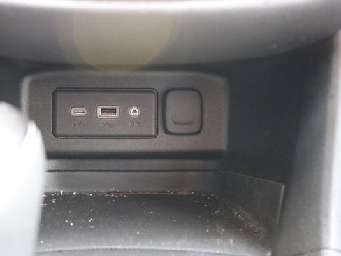 Used 2021 Chevrolet Equinox LT image 28