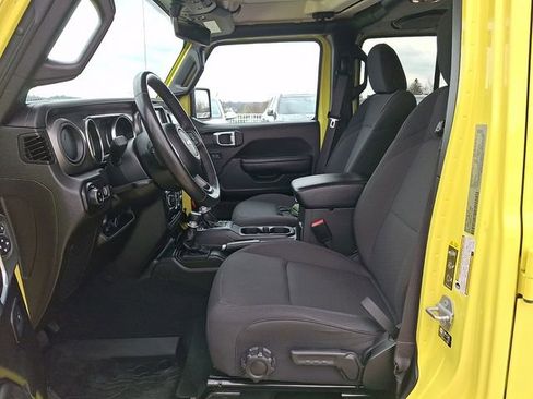 Used 2023 Jeep Gladiator Willys image 15