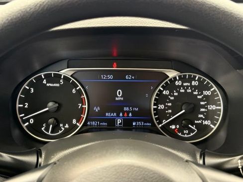 Used 2024 Nissan Altima 2.5 SV FWD image 29