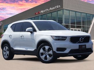 Used 2019 Volvo XC40 T5 Momentum image 1