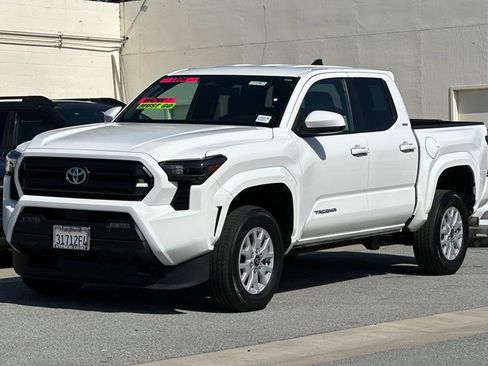 Used 2025 Toyota Tacoma SR5 RWD image 8