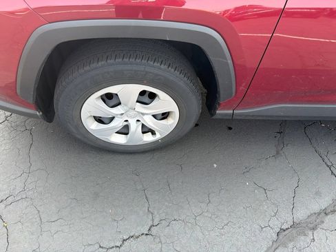 Used 2019 Toyota RAV4 LE w/ Carpet Mat Package AWD/4WD image 9