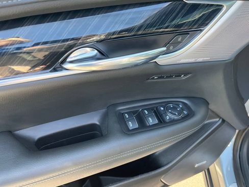 Used 2024 Cadillac XT6 Premium Luxury FWD image 10