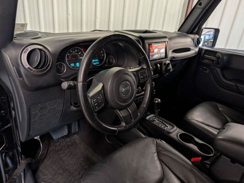Used 2015 Jeep Wrangler Unlimited Sport w/ Quick Order Package 24S AWD/4WD image 3
