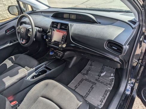 Used 2021 Toyota Prius LE image 13
