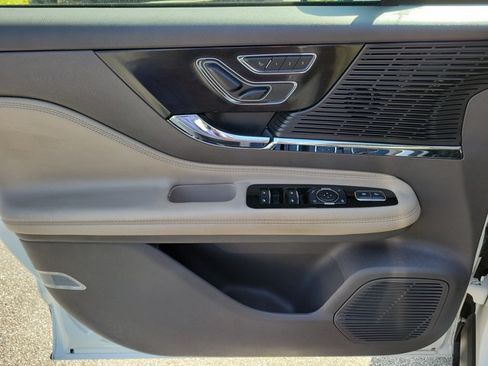Used 2022 Lincoln Corsair Reserve w/ Elements Package FWD image 24