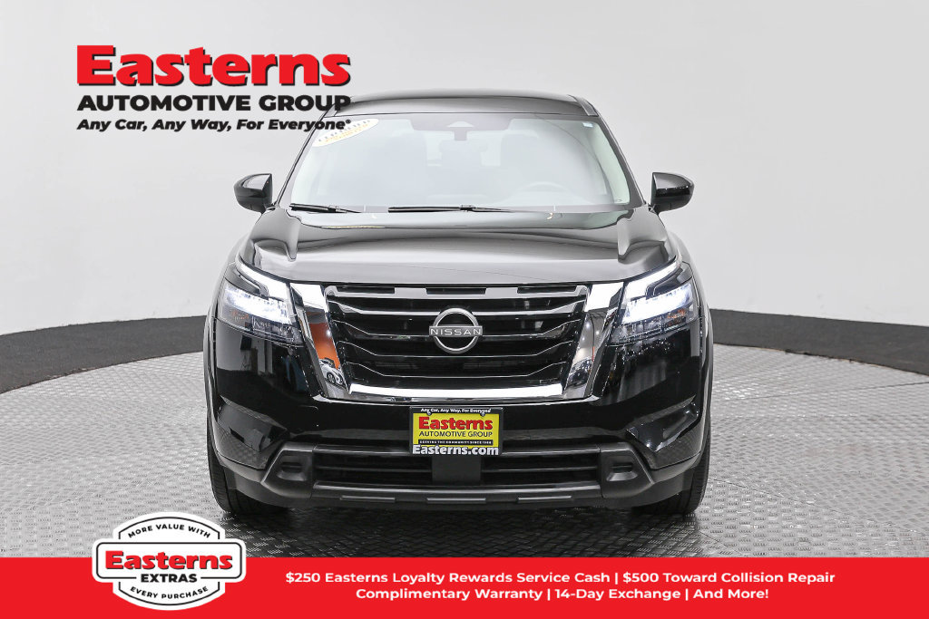 Used 2024 Nissan Pathfinder S AWD/4WD image 3
