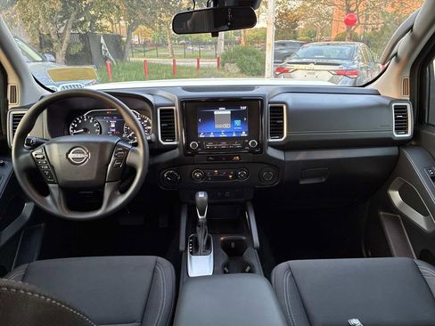 Certified 2023 Nissan Frontier SV w/ Tow Package AWD/4WD image 16