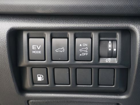 Used 2025 Subaru Forester Limited AWD/4WD image 17