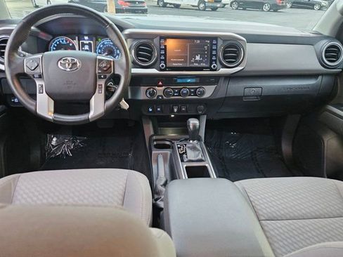 Used 2022 Toyota Tacoma SR5 w/ Technology Package AWD/4WD image 12