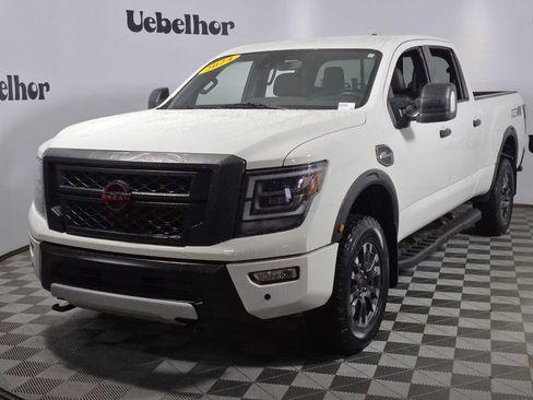 Used 2024 Nissan Titan PRO-4X image 3