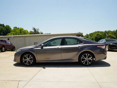 Used 2019 Toyota Camry SE FWD image 24