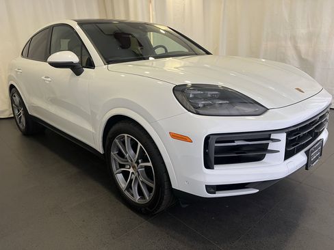 Certified 2025 Porsche Cayenne Coupe image 7