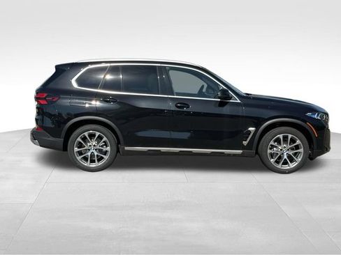 New 2026 BMW X5 xDrive40i w/ Premium Package AWD/4WD image 2