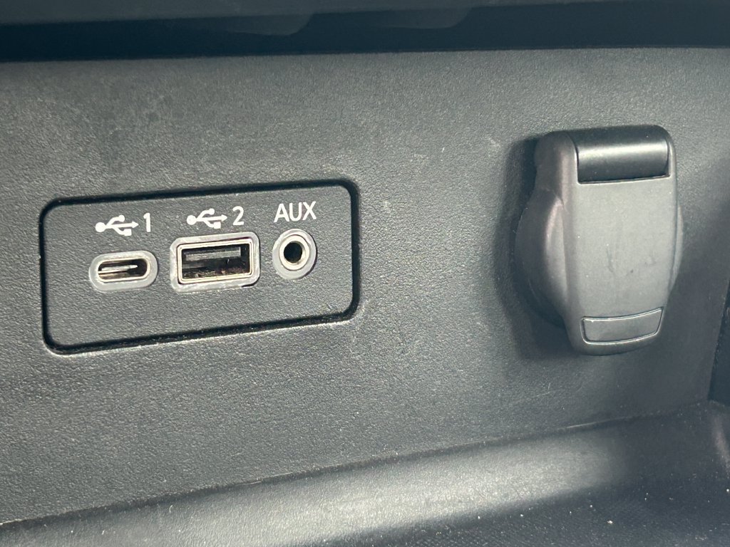 Used 2024 Nissan Altima 2.5 SV FWD image 14