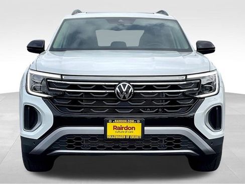 New 2025 Volkswagen Atlas Peak Edition SE image 15
