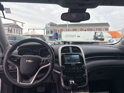 Used 2016 Chevrolet Malibu LT image 13