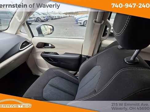 Used 2023 Chrysler Voyager LX FWD image 11