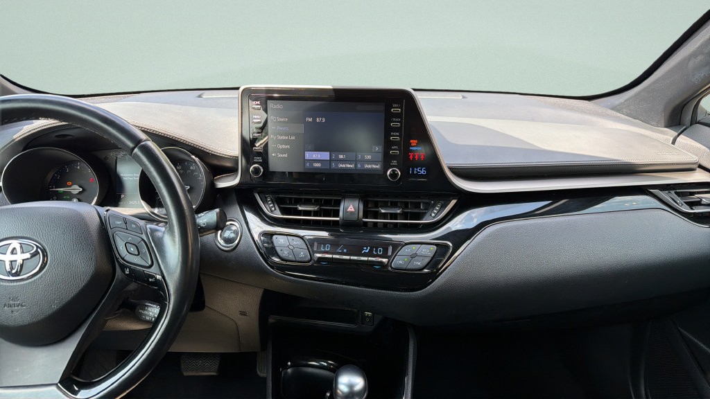 Used 2019 Toyota C-HR XLE FWD image 10