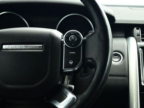 Used 2017 Land Rover Discovery HSE image 12