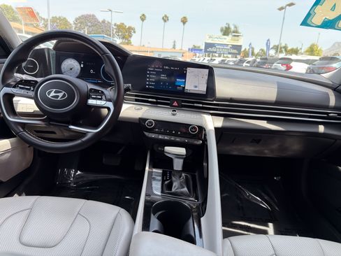 Used 2024 Hyundai Elantra Limited FWD image 19