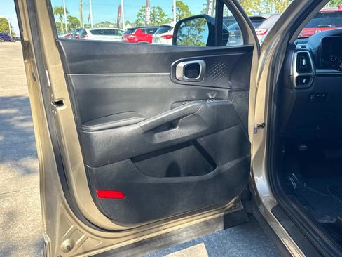 Used 2021 Kia Sorento S w/ Panoramic Sunroof Package image 16