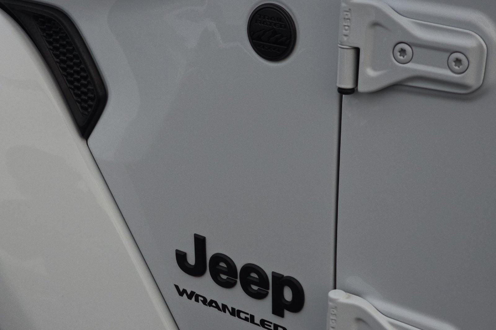 Used 2023 Jeep Wrangler Unlimited Sahara AWD/4WD image 24