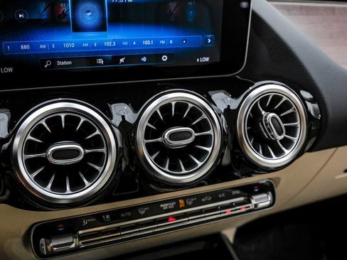 Used 2021 Mercedes-Benz GLA 250 4MATIC image 23