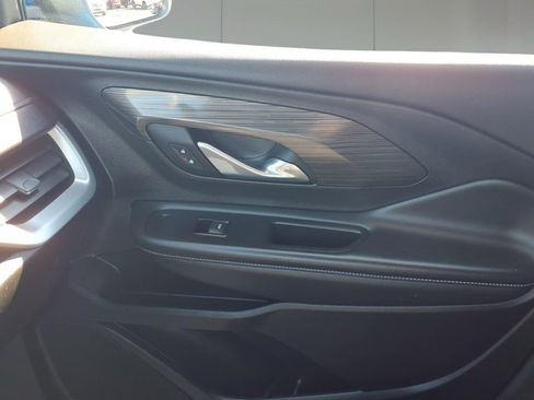 Used 2024 GMC Terrain SLE image 24