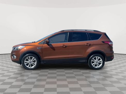 Used 2017 Ford Escape SE w/ Equipment Group 201A AWD/4WD image 5
