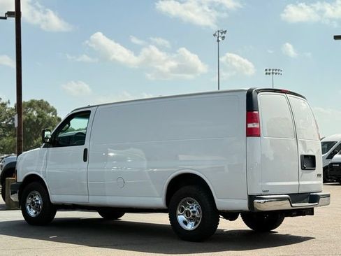 Used 2019 GMC Savana 3500 w/ Driver Convenience Package RWD image 22