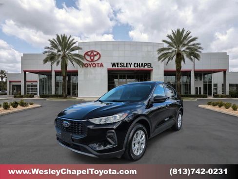 Used 2025 Ford Escape Active AWD/4WD image 1