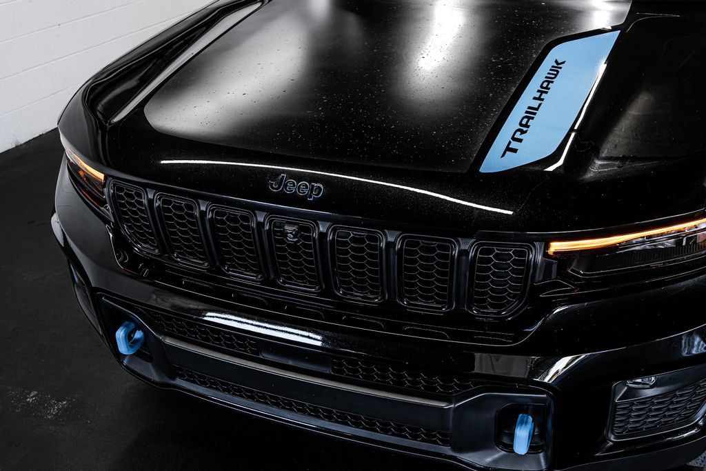 Used 2023 Jeep Grand Cherokee Trailhawk w/ Luxury Tech Group III AWD/4WD image 10