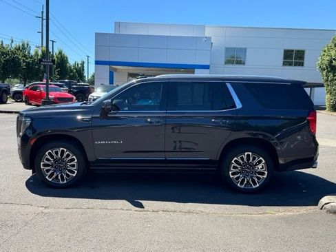 Used 2023 GMC Yukon Denali Ultimate AWD/4WD image 4
