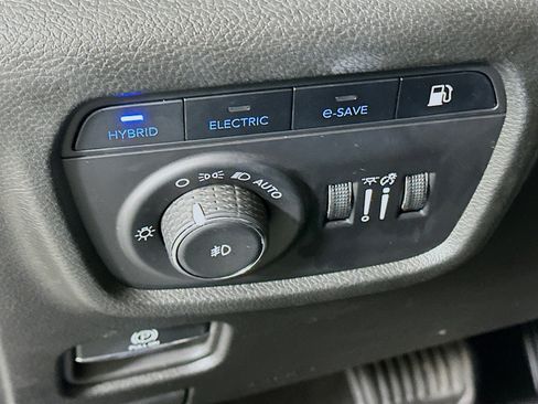 Used 2024 Jeep Grand Cherokee Limited 4xe w/ Luxury Tech Group II image 17