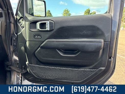 Used 2023 Jeep Gladiator Overland image 19