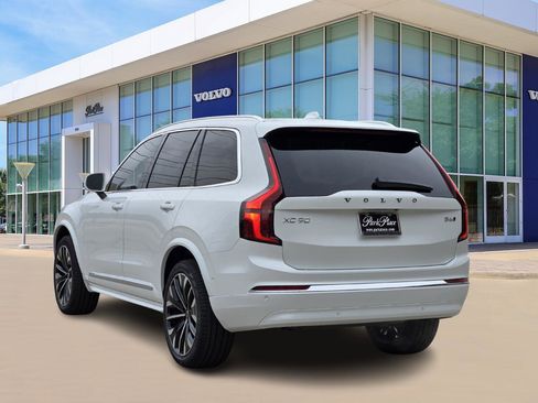 New 2026 Volvo XC90 B6 Ultra image 4