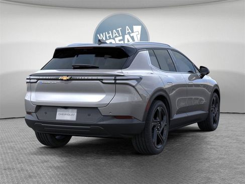 New 2026 Chevrolet Equinox EV LT image 4