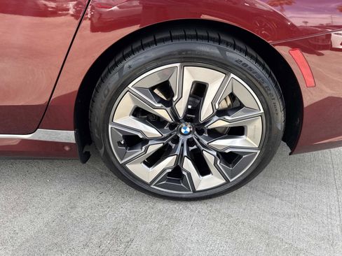 Certified 2023 BMW i7 xDrive60 image 6