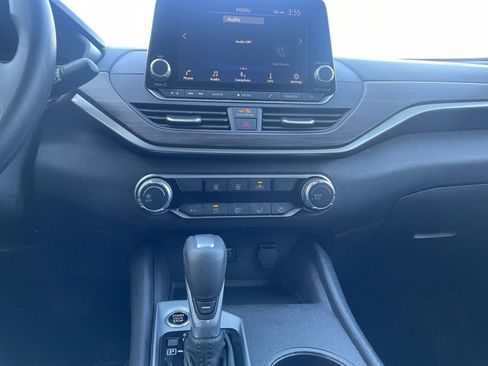 Used 2025 Nissan Altima 2.5 SV image 17