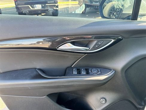 Used 2023 Buick Envision Preferred image 9