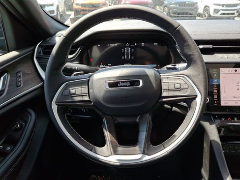 New 2026 Jeep Grand Cherokee Limited AWD/4WD image 15