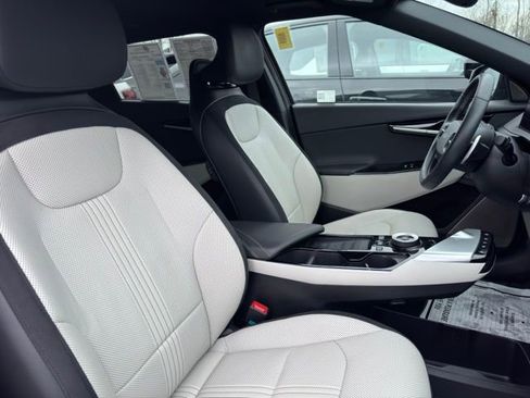 Used 2024 Kia EV6 GT-Line w/ GT-Line White Seat Package image 9