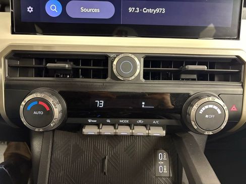 Used 2024 Toyota Tacoma TRD Off-Road image 25