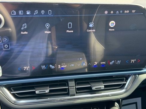 New 2026 Chevrolet Equinox EV LT image 17