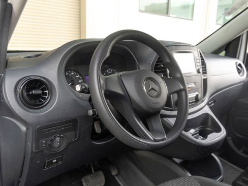 Used 2022 Mercedes-Benz Metris image 16