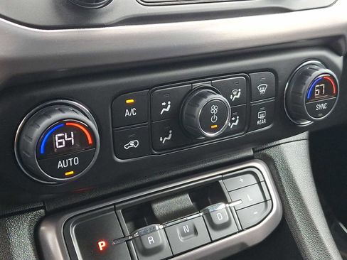 Certified 2023 GMC Acadia AT4 AWD/4WD image 19
